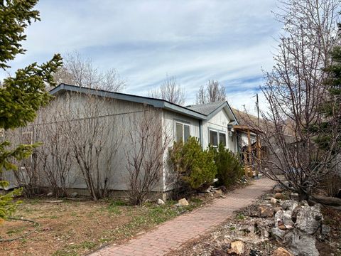 Photo of 317 S 7TH St S, Bellevue, ID 83313 (MLS # 26-334207)