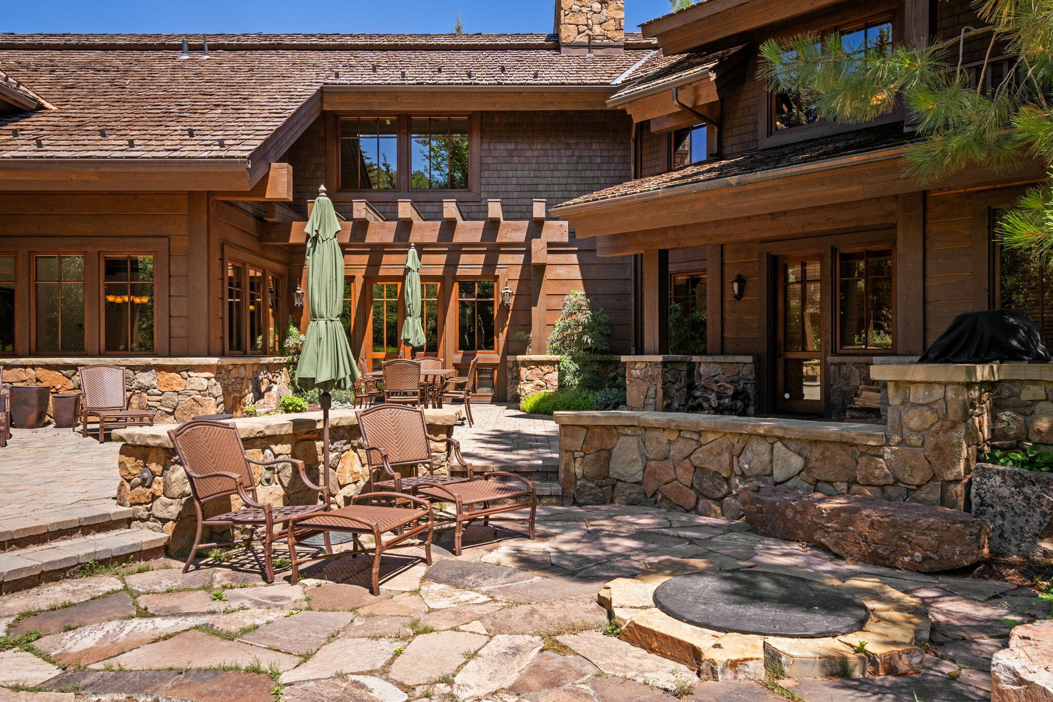 Ketchum, Idaho 83340, United States, 4 Bedrooms Bedrooms, ,5 BathroomsBathrooms,Residential,Active,191232