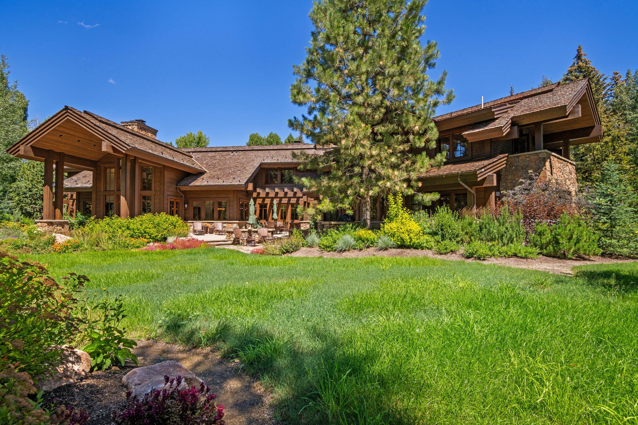 Ketchum, Idaho 83340, United States, 4 Bedrooms Bedrooms, ,5 BathroomsBathrooms,Residential,Active,191232