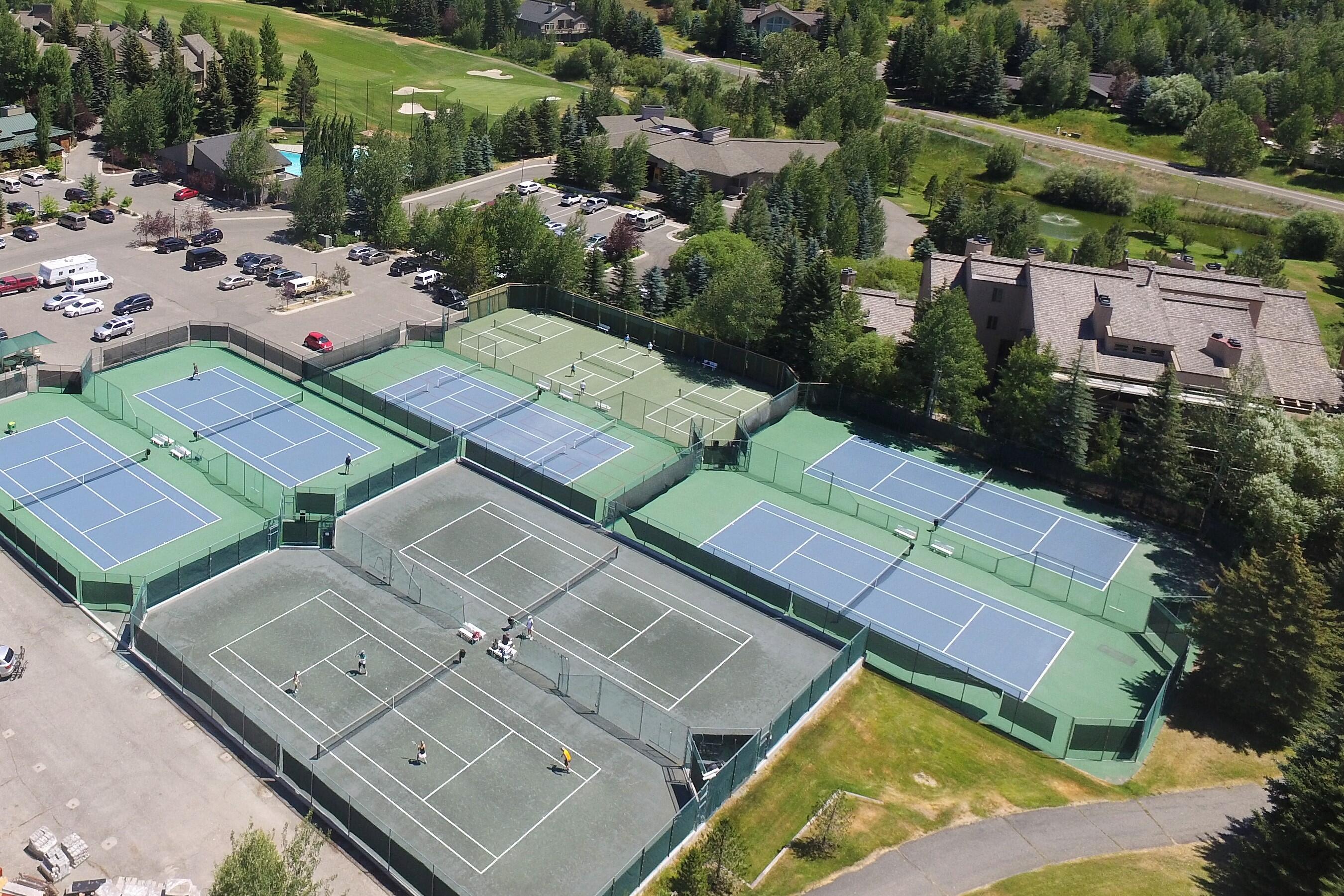 Elkhorn Tennis Courts