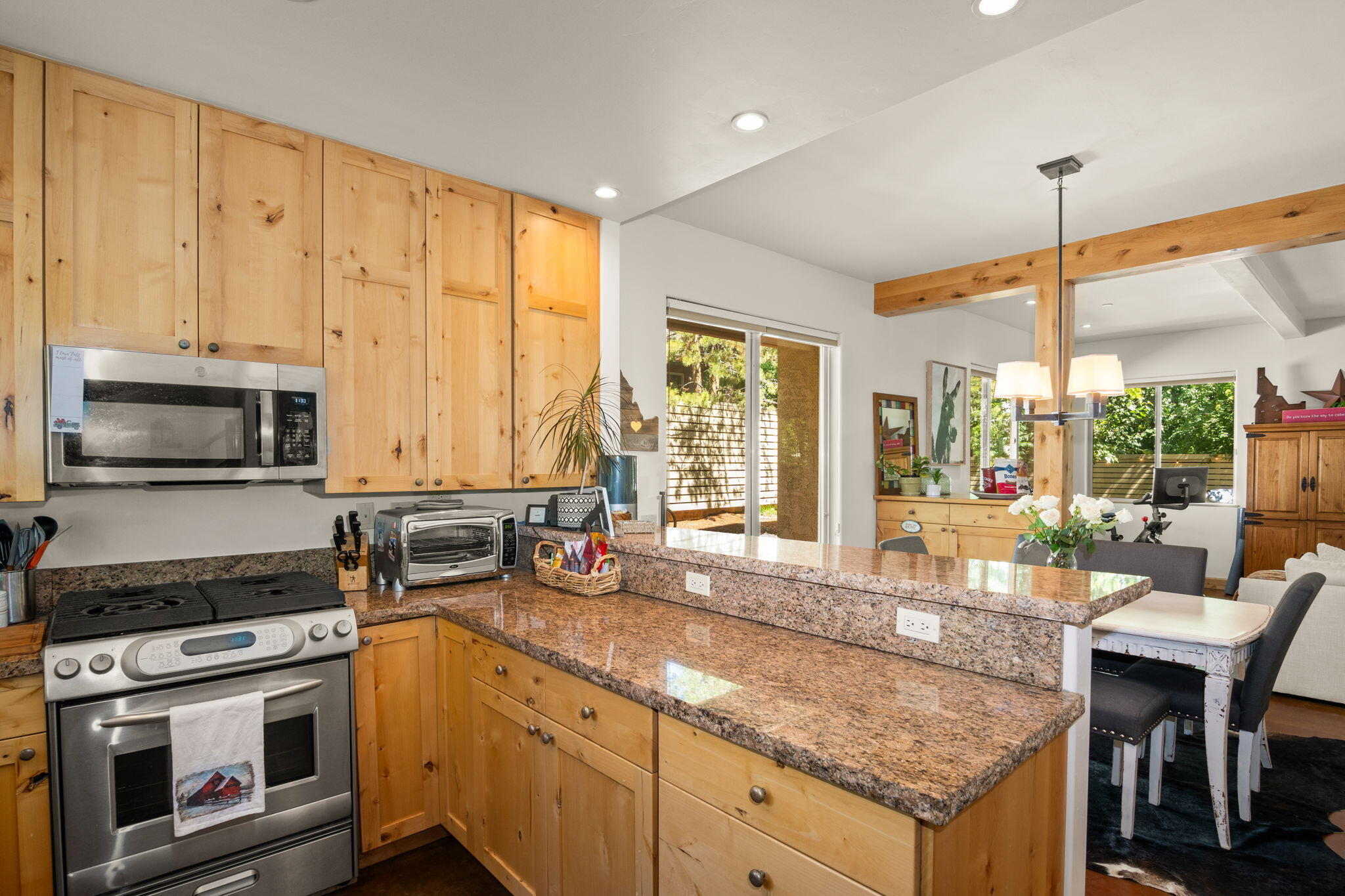 Ketchum, Idaho 83340, United States, 2 Bedrooms Bedrooms, ,3 BathroomsBathrooms,Residential,Active,165279