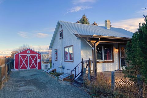 Photo of 20506 N Main St St, Carey, ID 83320 (MLS # 25-333878)
