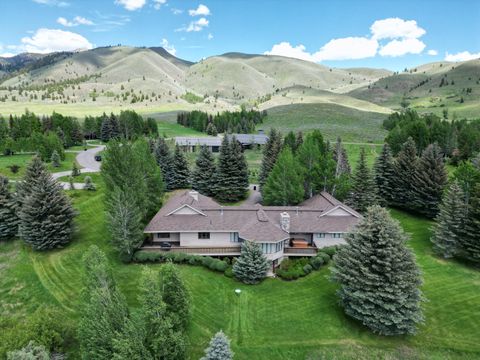 Photo of 121 Stonegate Cir, Ketchum, ID 83340 (MLS # 25-333545)