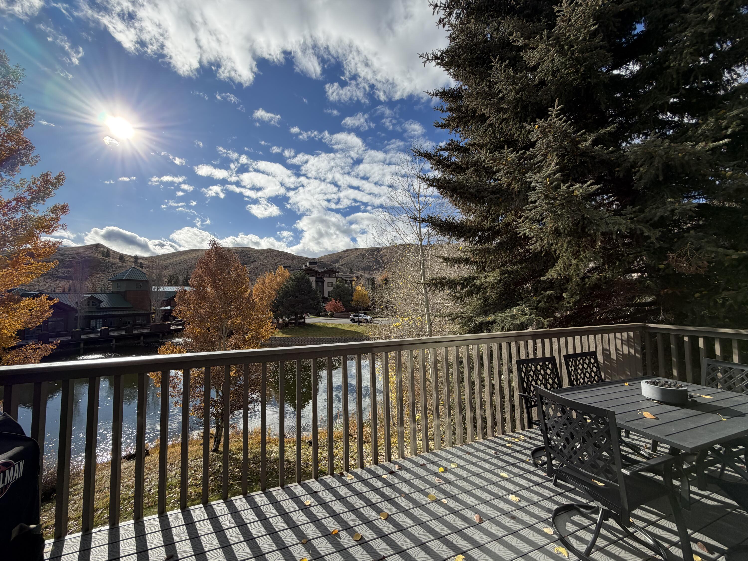 3 Season Dining Deck