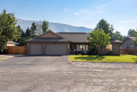 Photo of 261 Melrose St, Bellevue, ID 83313 (MLS # 26-334826)