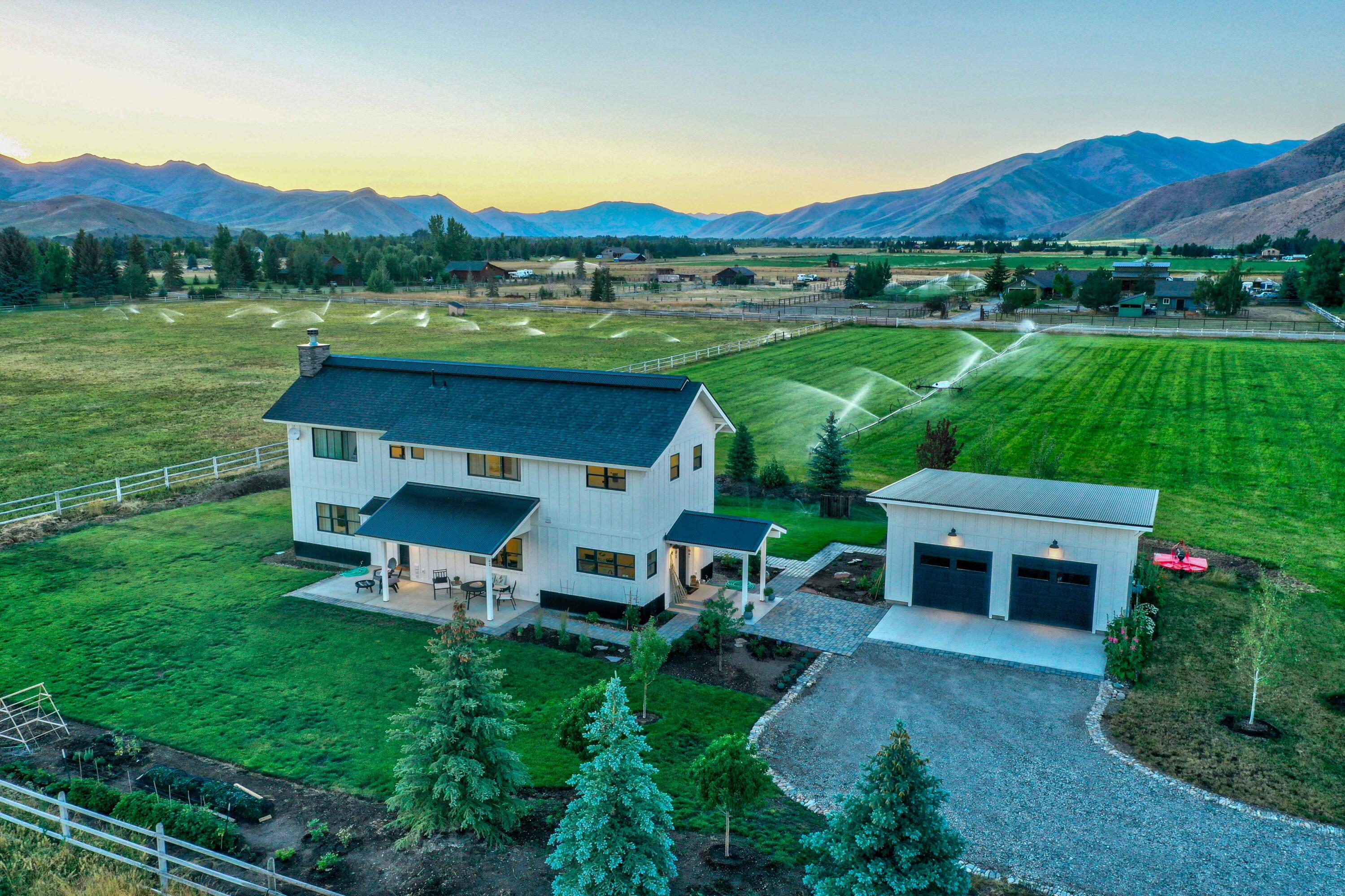 201 Equus Loop Low Res-095