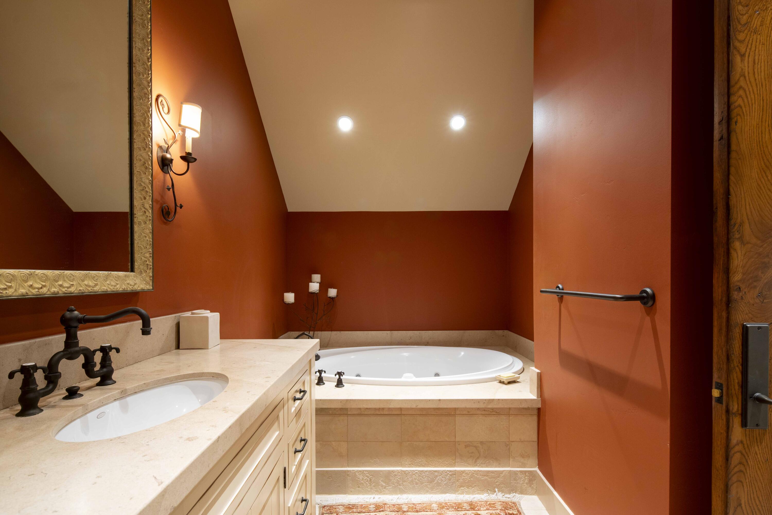 Upstairs Guest Suite 3 Bathroom