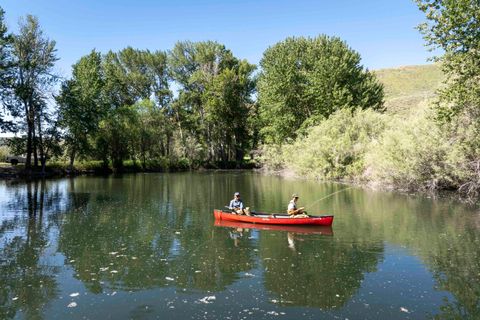 Photo of 40 Fox Hollow Gulch Rd, Blaine County, ID 83313 (MLS # 25-333236)