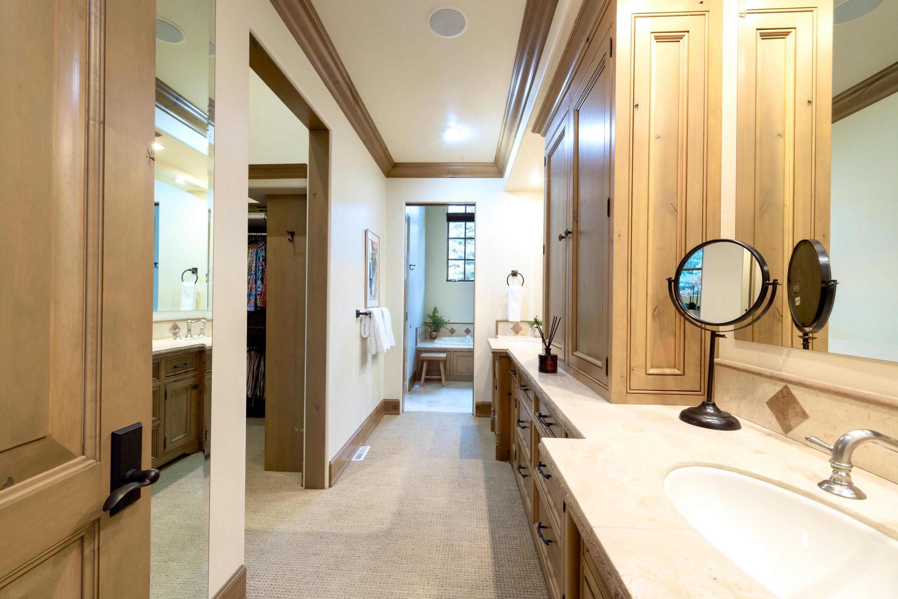 Blaine County, Idaho 83340, United States, 4 Bedrooms Bedrooms, ,6 BathroomsBathrooms,Residential,Active,31971