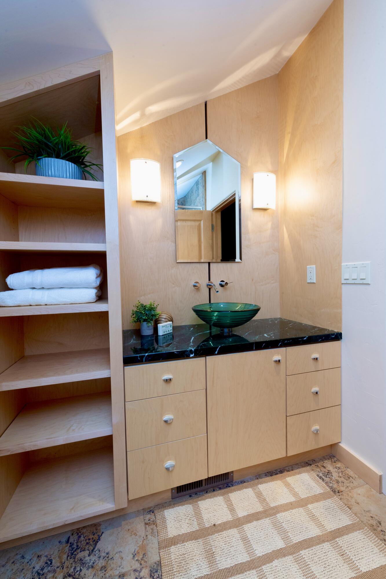 Blaine County, Idaho 83340, United States, 4 Bedrooms Bedrooms, ,6 BathroomsBathrooms,Residential,Active,31971