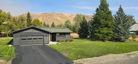 Homes For Sale - 1210 Baldy View Dr<br/> Hailey, ID 83333
