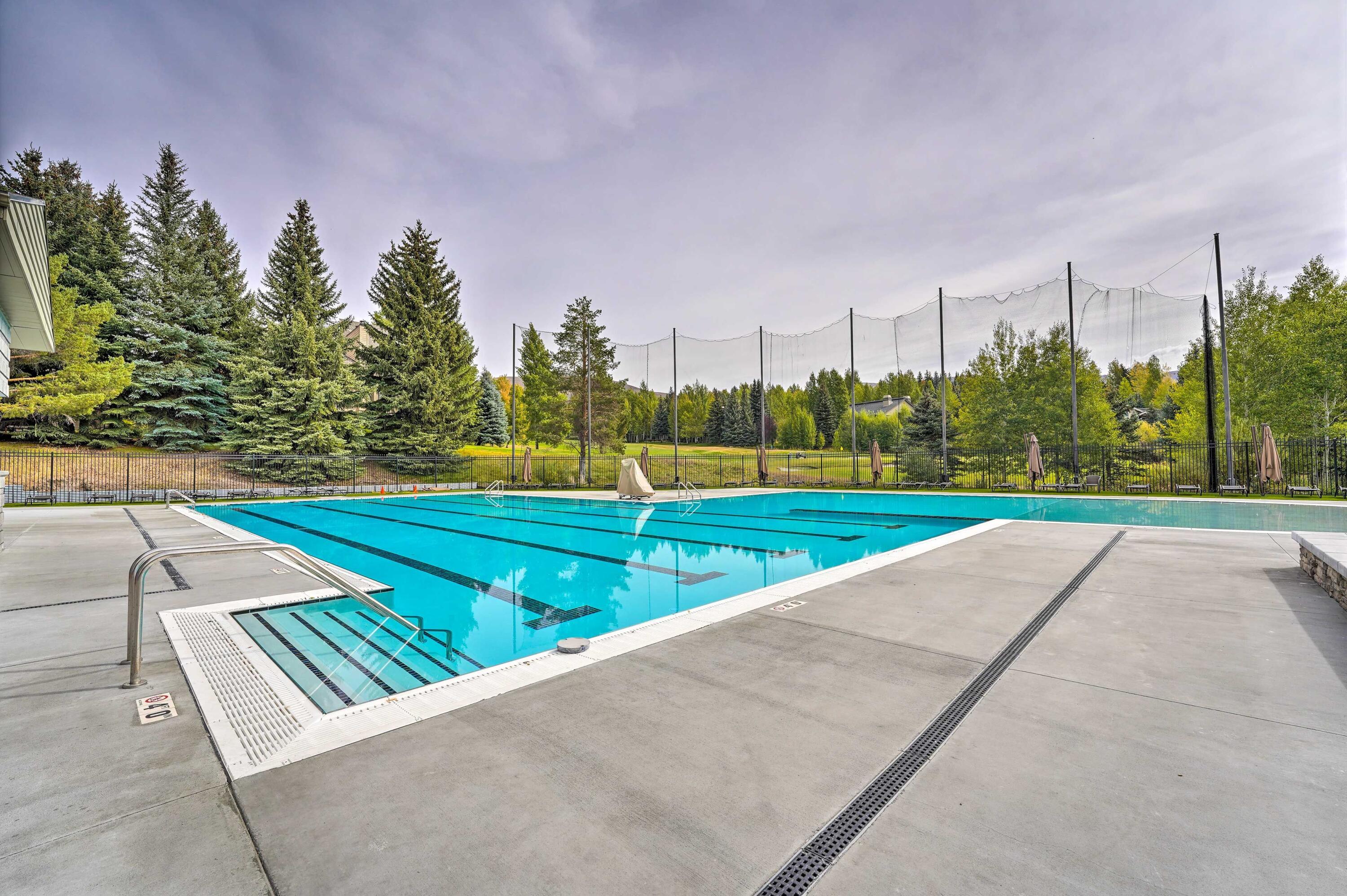 Elkhorn Village Pool