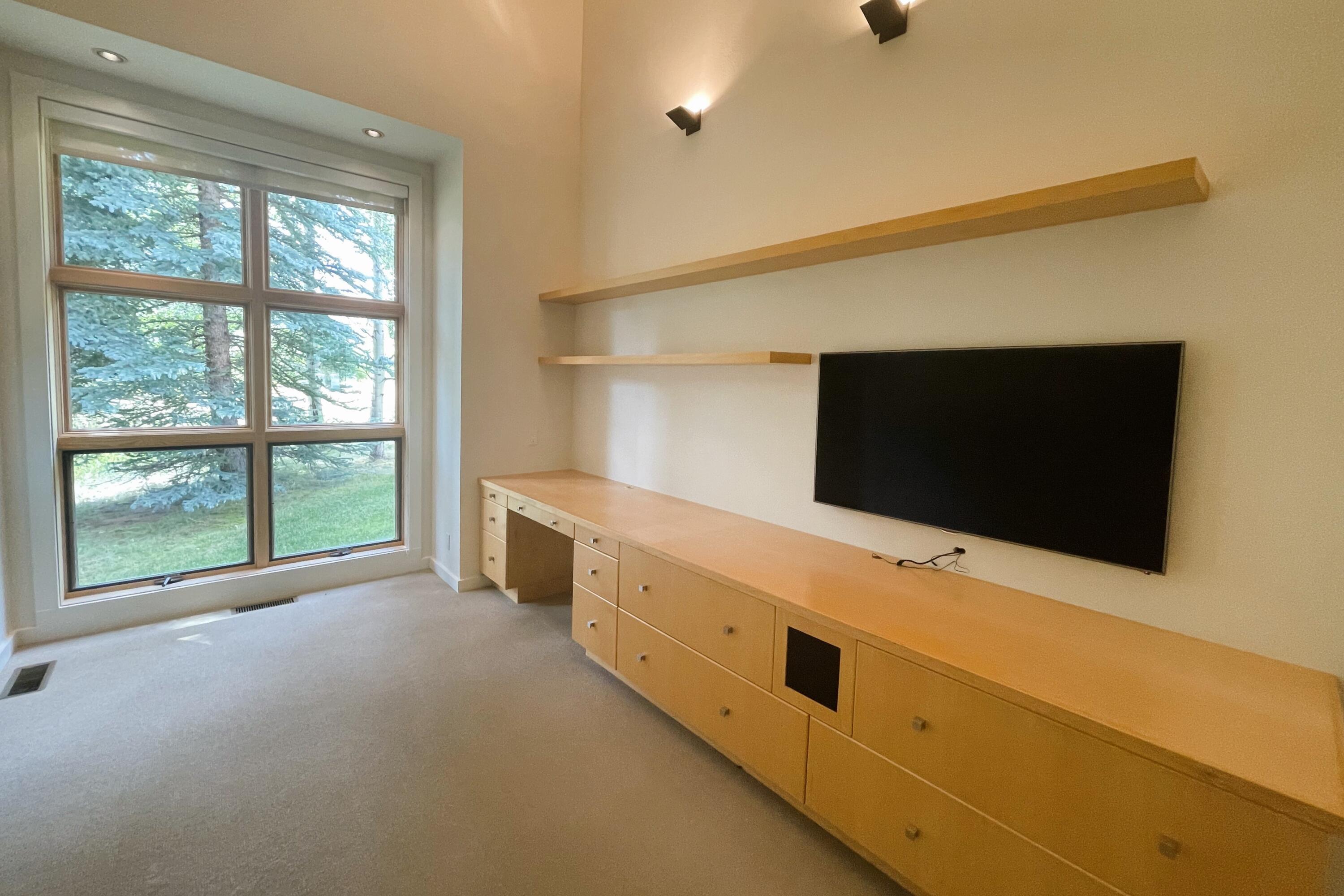 Sun Valley, Idaho 83353, United States, 3 Bedrooms Bedrooms, ,3 BathroomsBathrooms,Residential,Pending,68361