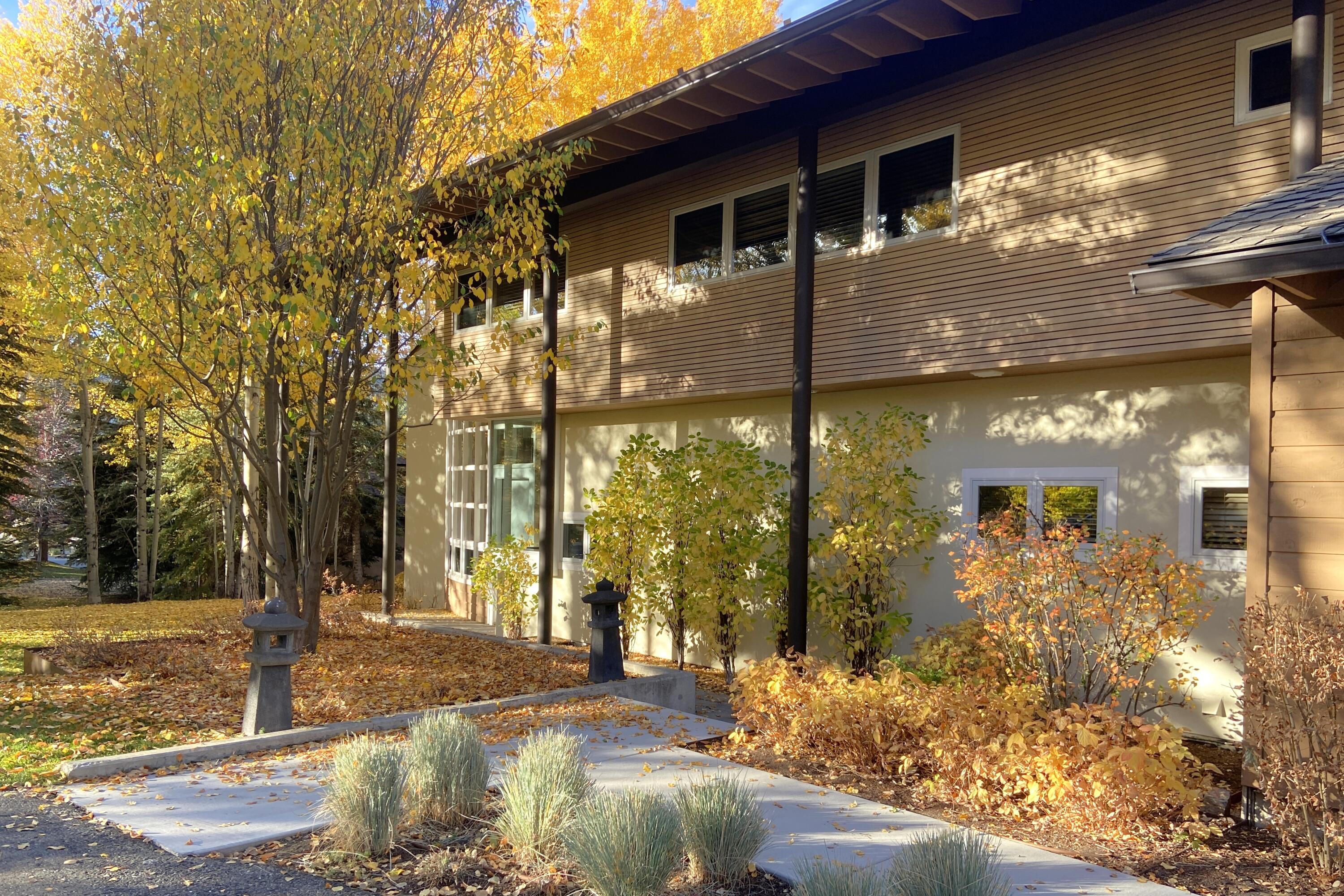 Sun Valley, Idaho 83353, United States, 3 Bedrooms Bedrooms, ,3 BathroomsBathrooms,Residential,Pending,68361