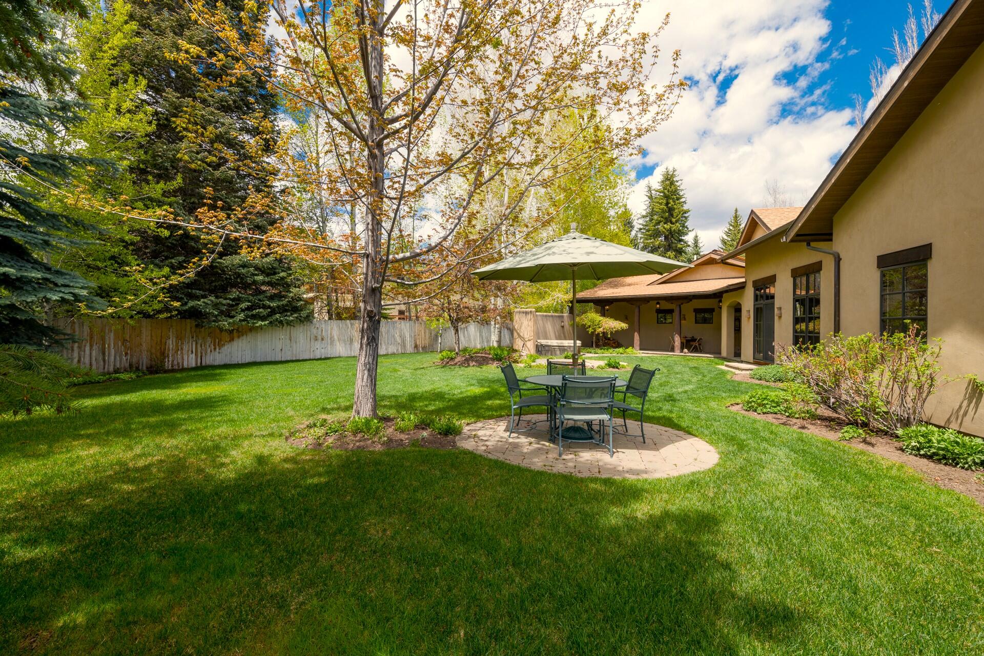 Ketchum, Idaho 83340, United States, 3 Bedrooms Bedrooms, ,4 BathroomsBathrooms,Residential,Pending,56530