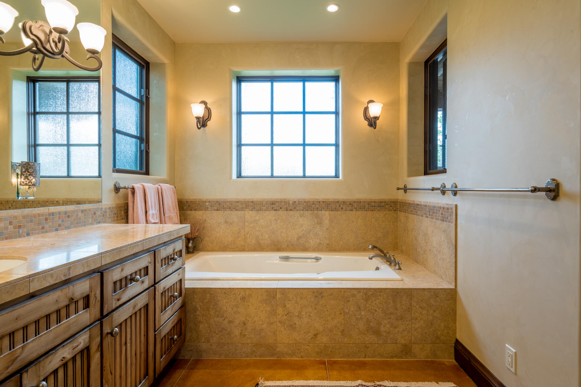 Ketchum, Idaho 83340, United States, 3 Bedrooms Bedrooms, ,4 BathroomsBathrooms,Residential,Pending,56530