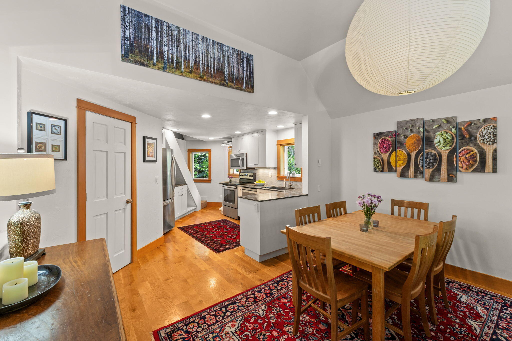 Dining & Kitchen