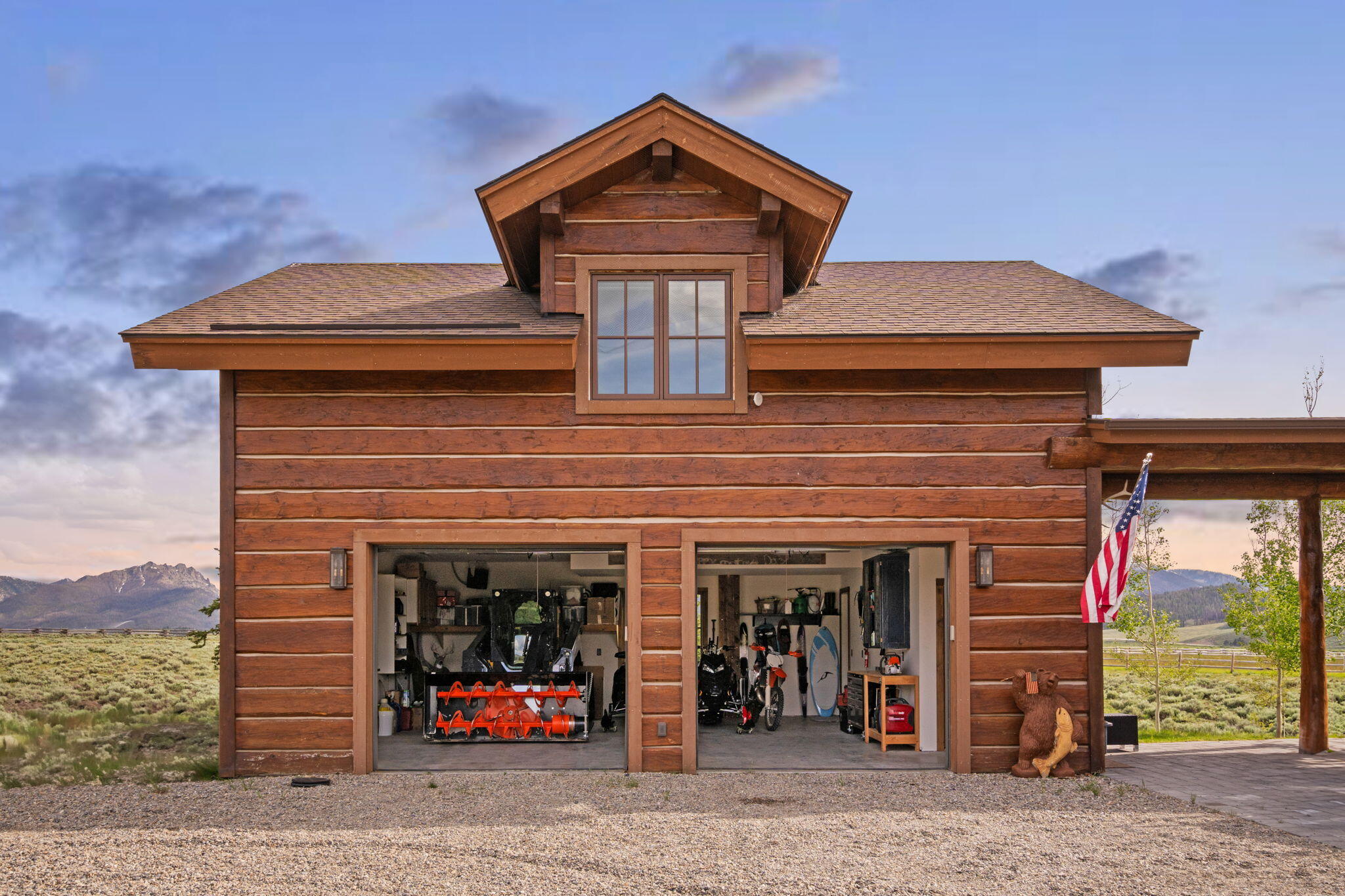 2 car garage with apartment above