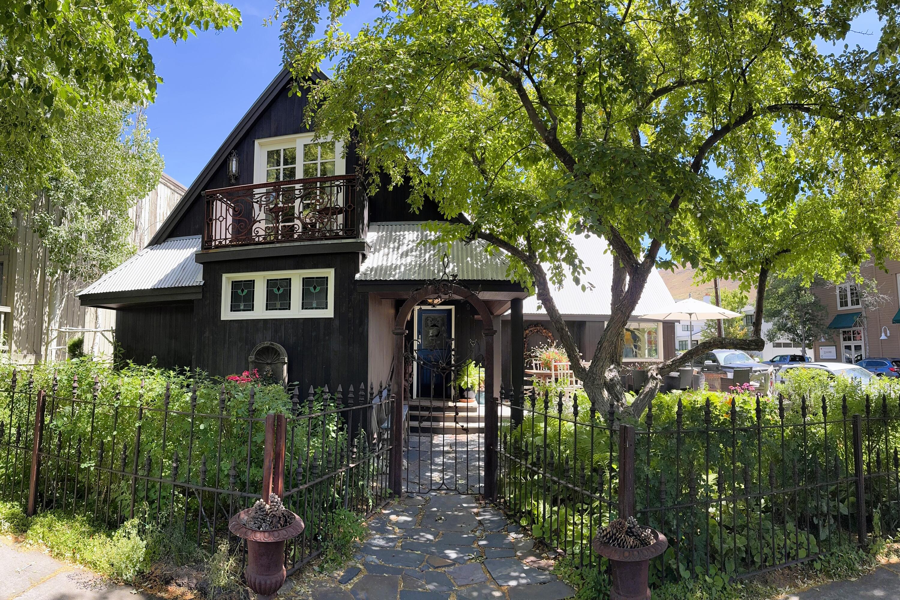 Ketchum, Idaho 83340, United States, 3 Bedrooms Bedrooms, ,4 BathroomsBathrooms,Residential,Active,178138