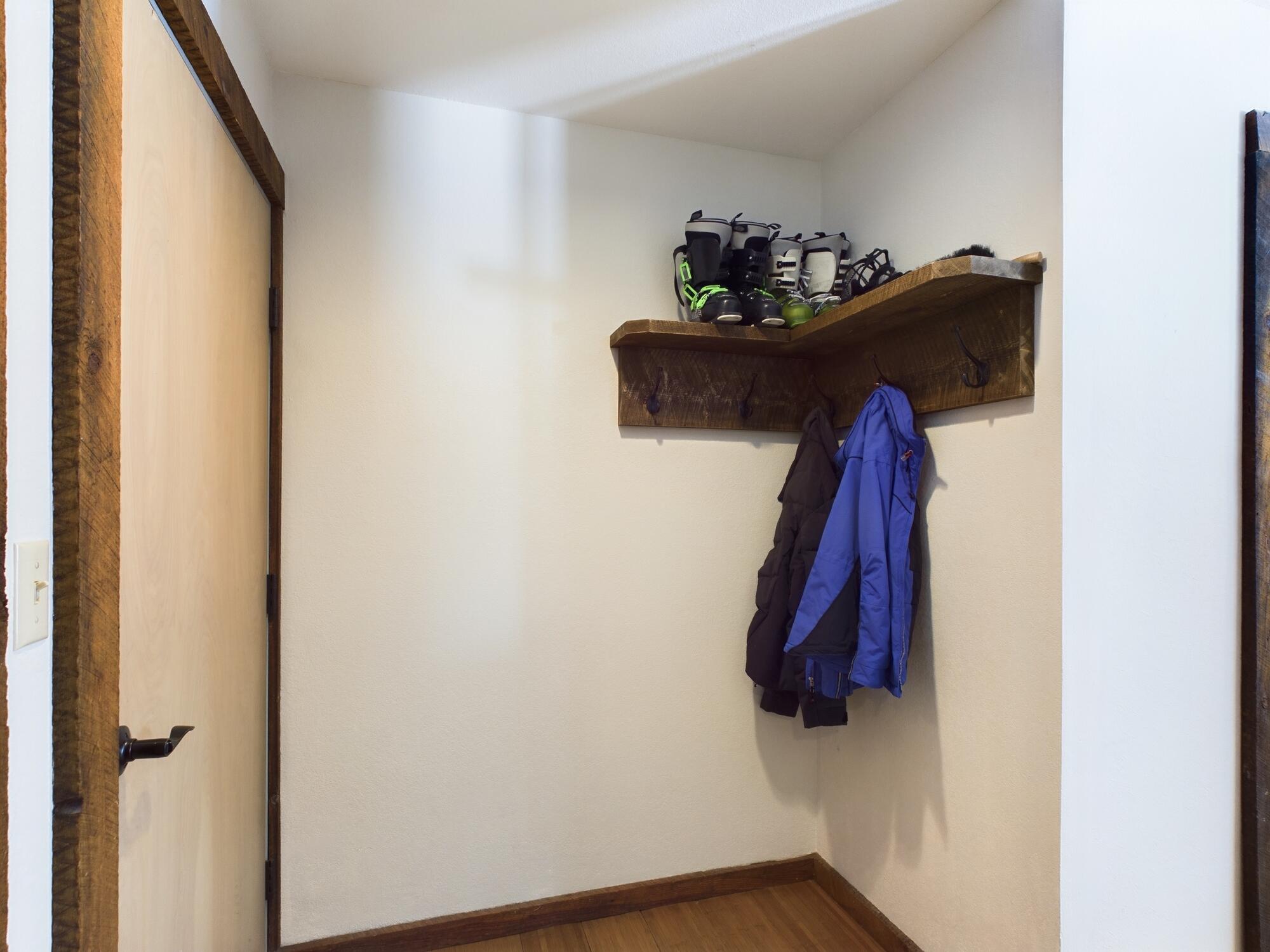220 Picabo St 4A