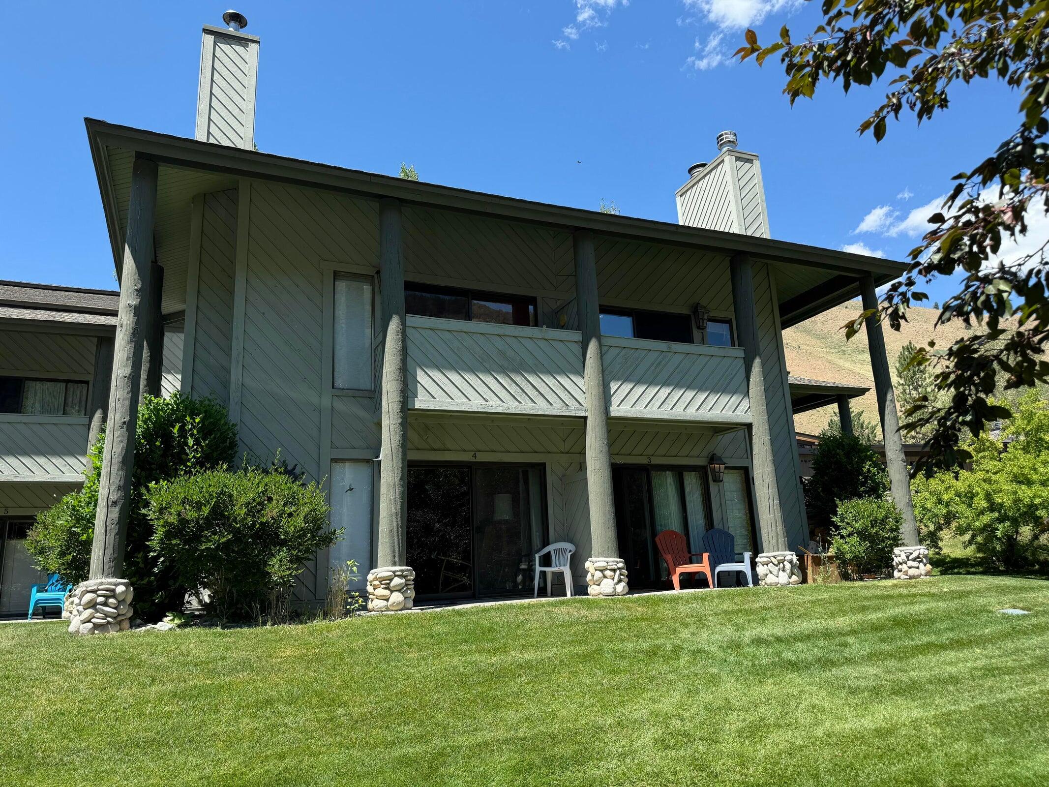 220 Picabo St 4A