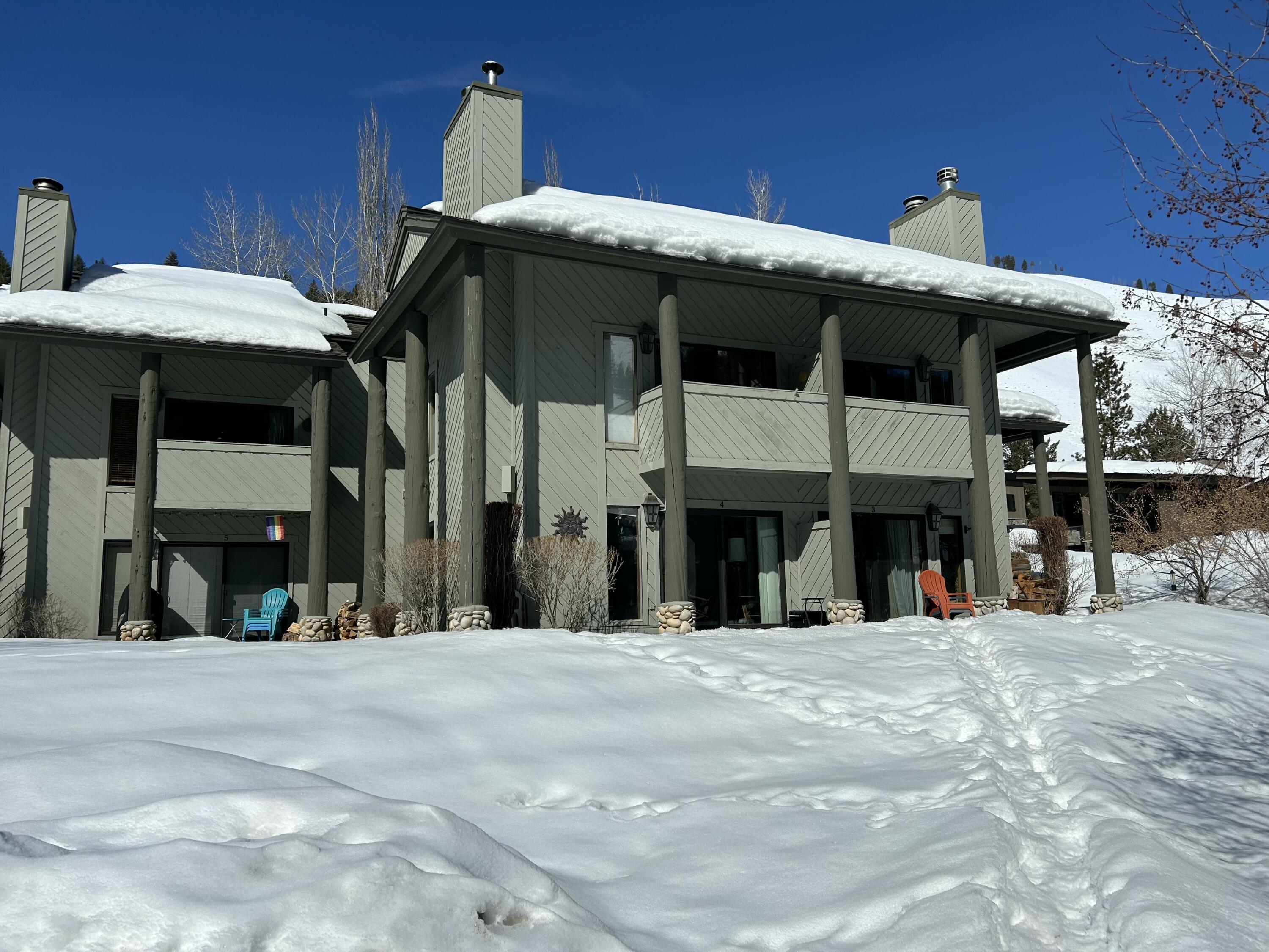 220 Picabo St 4A