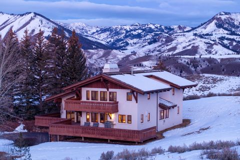 Photo of 107 Skyline Spur Spur, Sun Valley, ID 83353 (MLS # 26-334087)