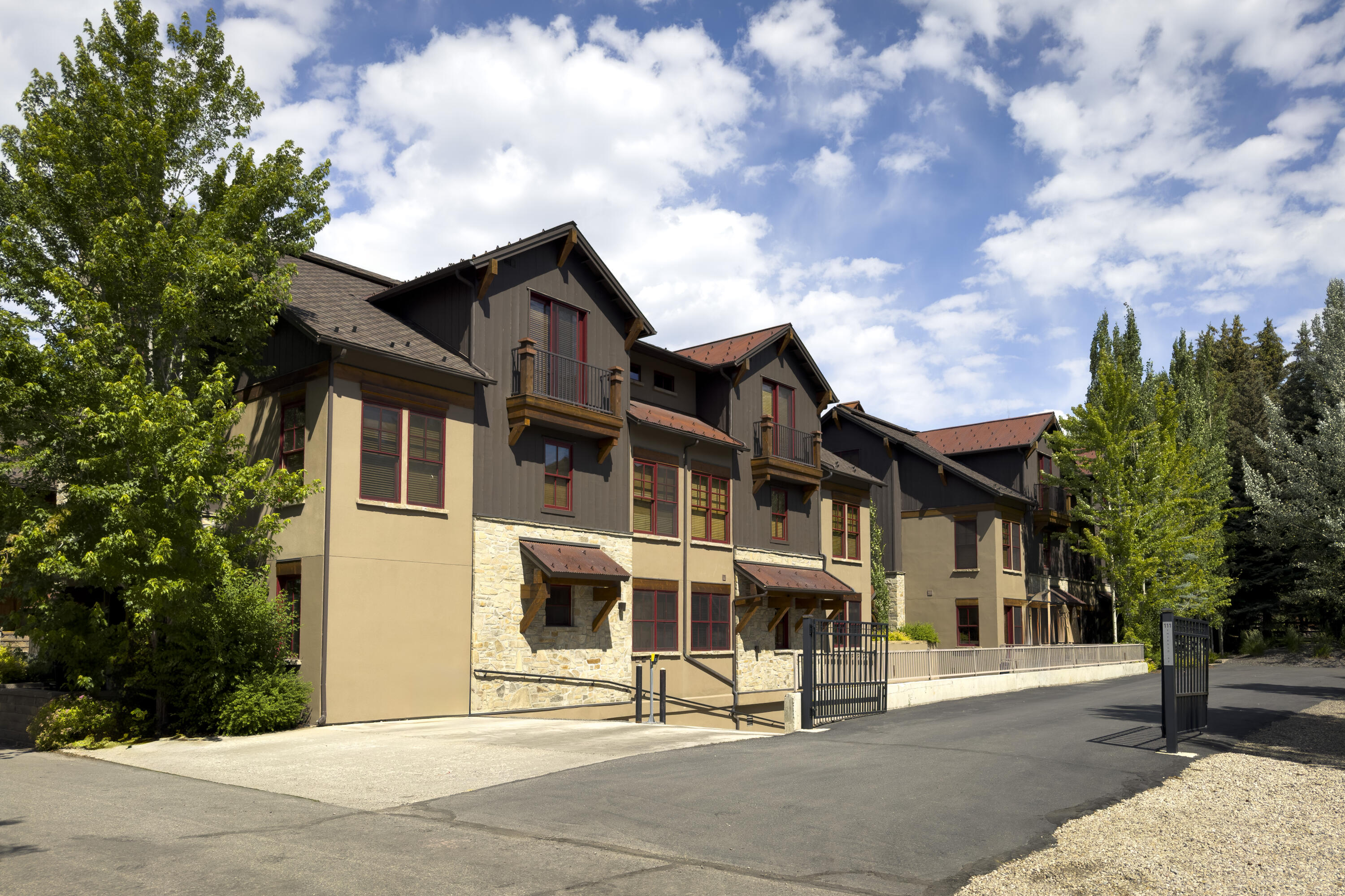 Ketchum, Idaho, 83340, United States, 4 Bedrooms Bedrooms, ,4 BathroomsBathrooms,Residential,Pending,2029764