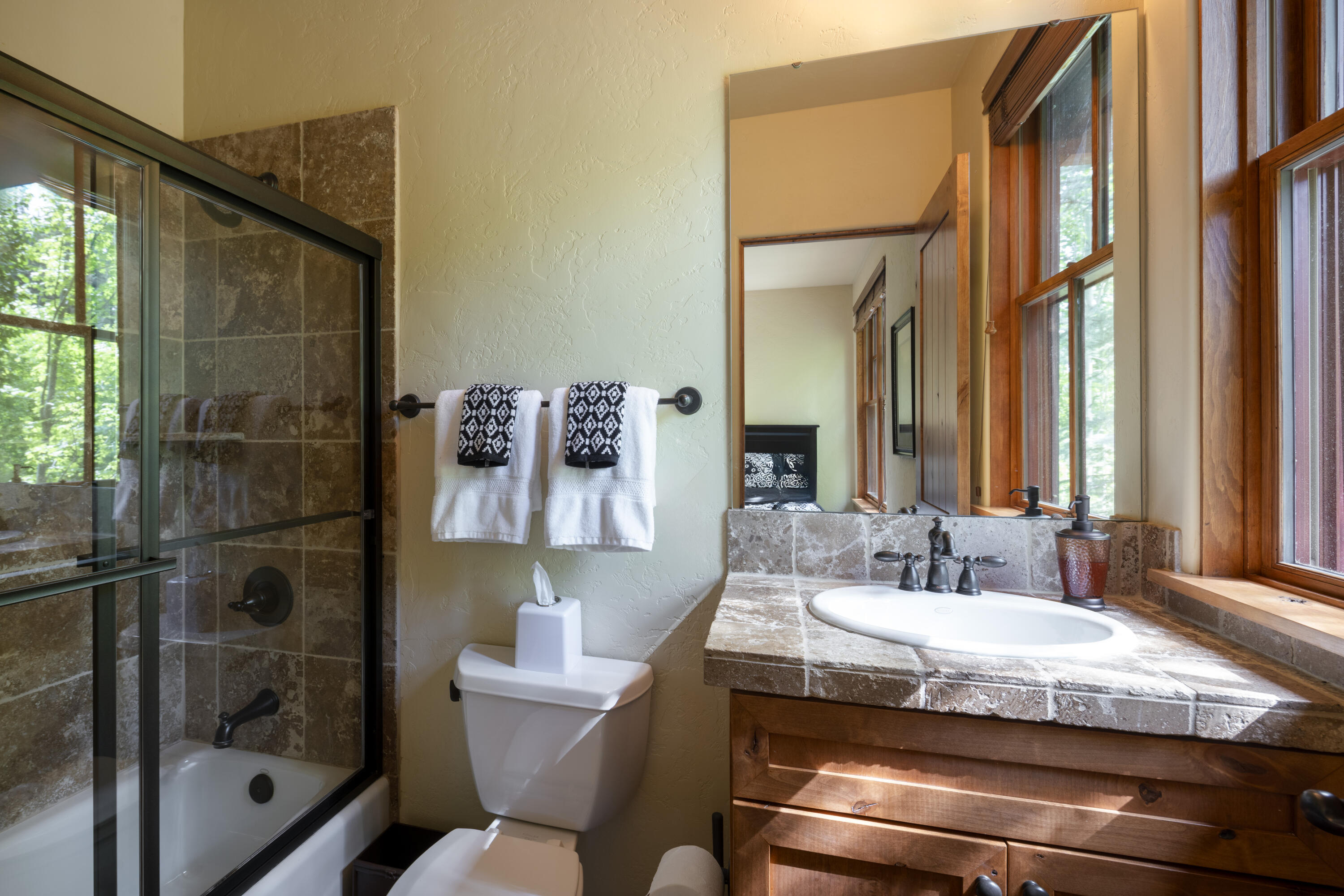 Ketchum, Idaho, 83340, United States, 4 Bedrooms Bedrooms, ,4 BathroomsBathrooms,Residential,Pending,2029764