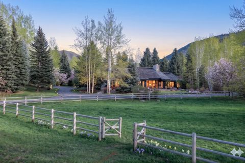 Photo of 419 JUNIPER Rd, Sun Valley, ID 83353 (MLS # 26-334316)