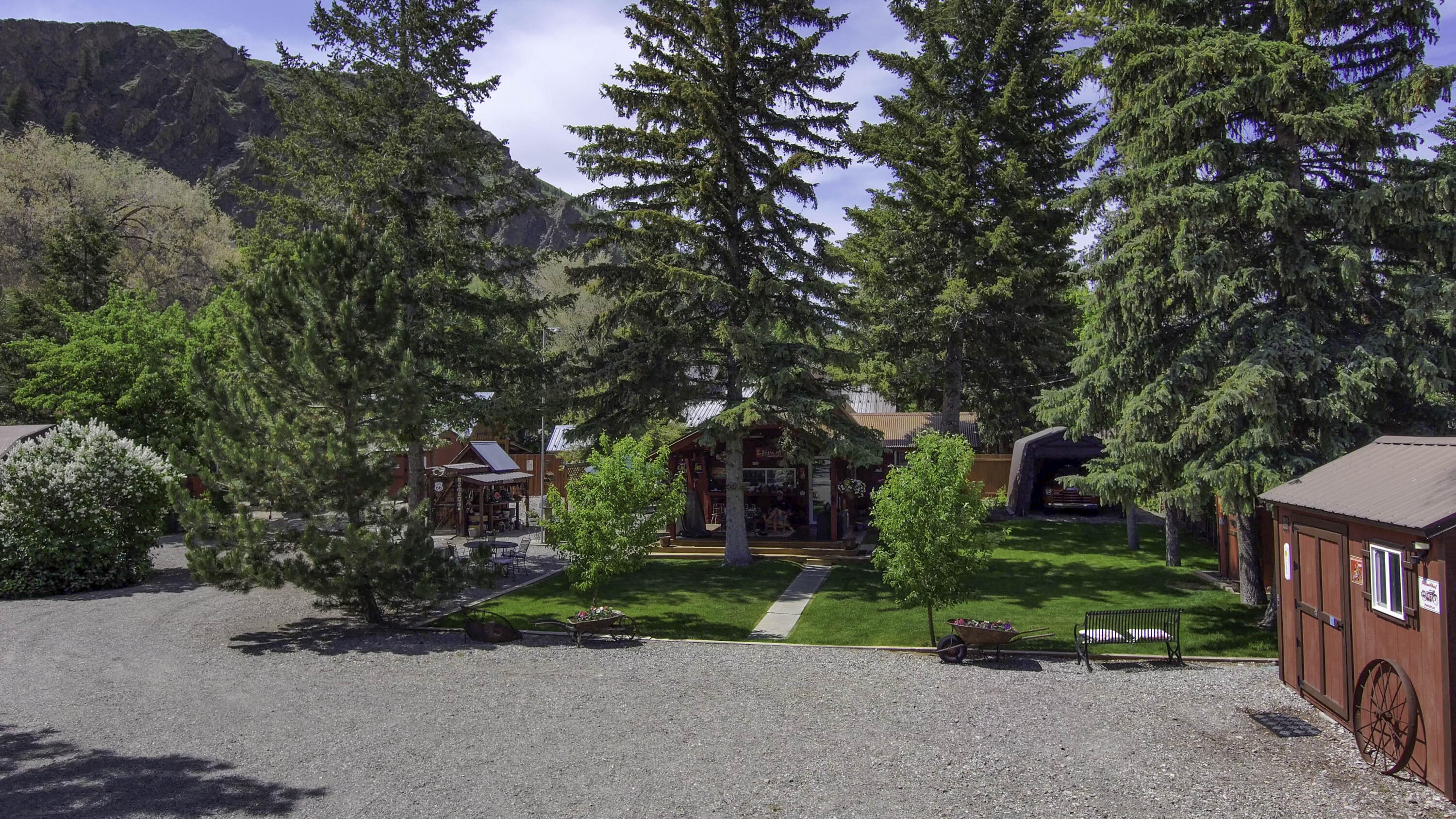 407 & 413 W Bullion St, Hailey, Idaho image 9