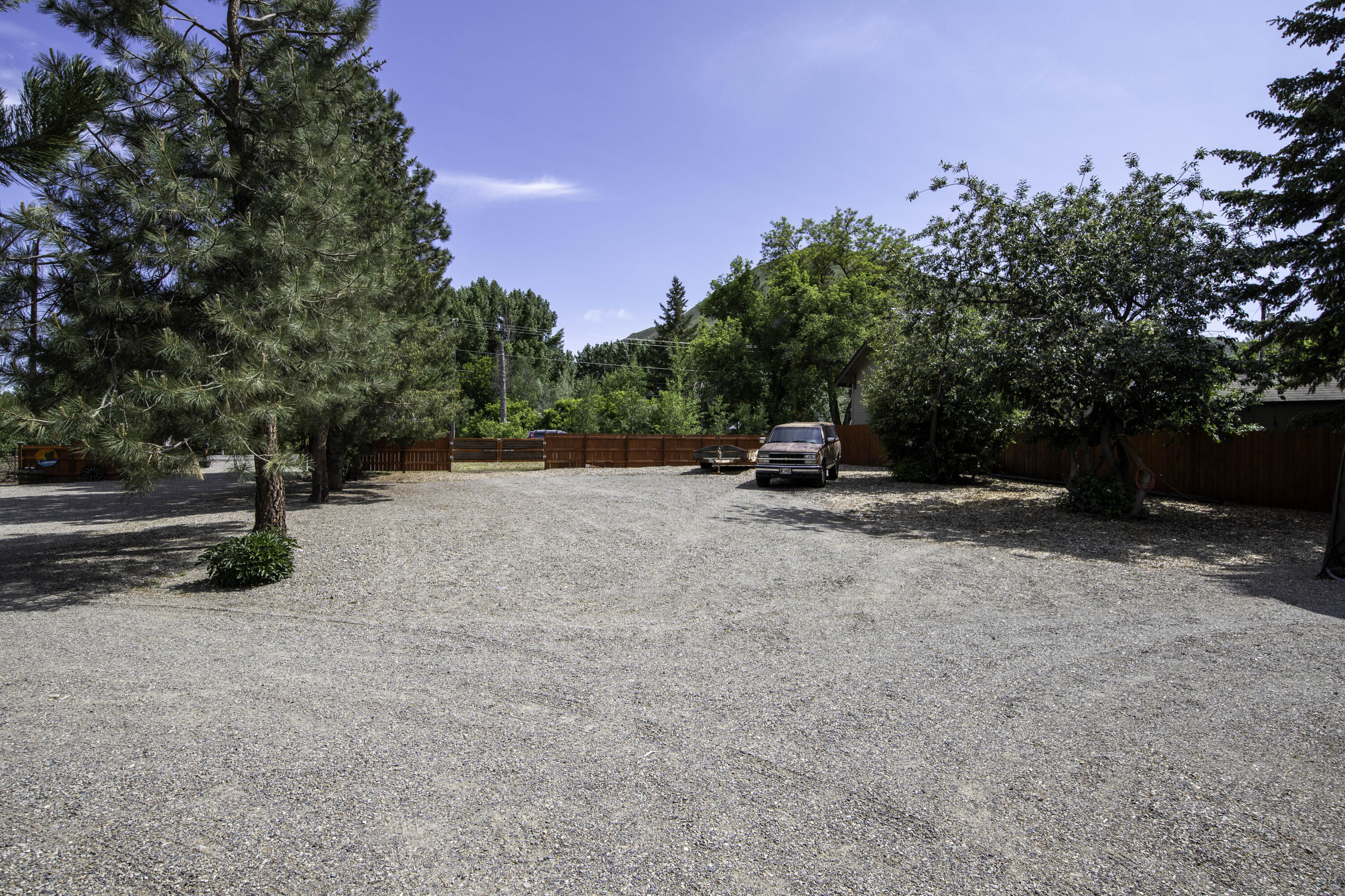 407 & 413 W Bullion St, Hailey, Idaho image 13