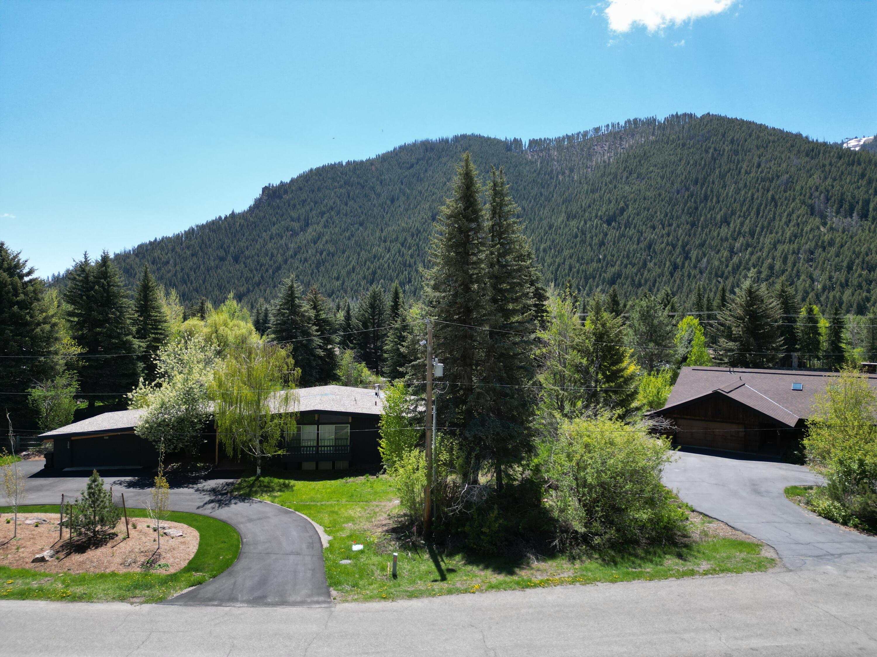 Views looking s from 2nd floor