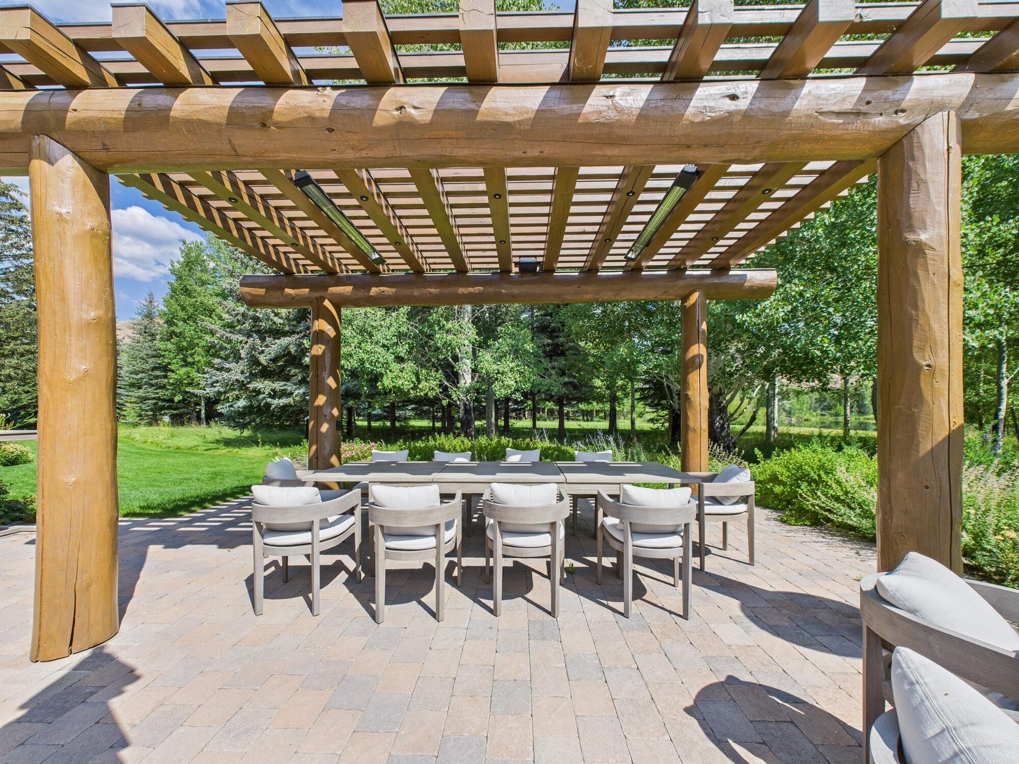 CAM03555G0-PR0103-STILL028