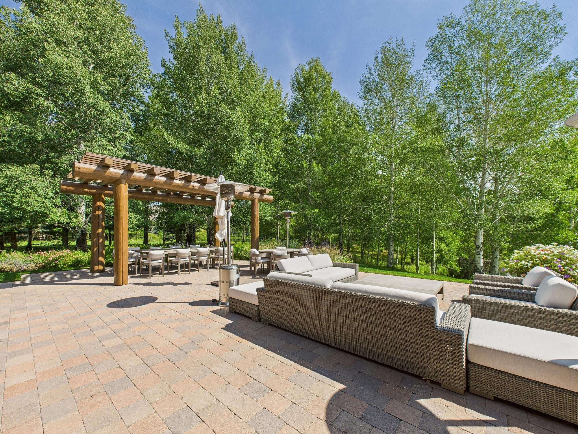 CAM03555G0-PR0103-STILL026