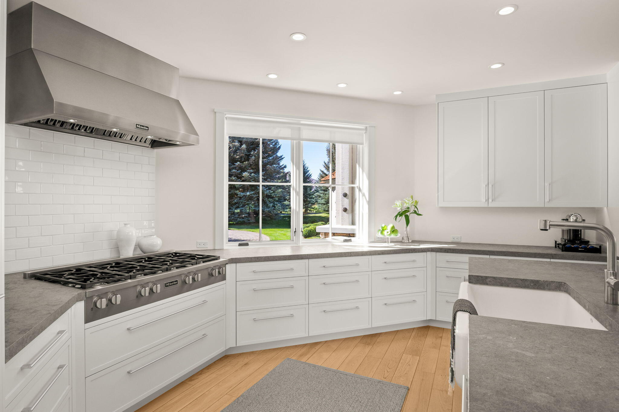 Hailey, Idaho 83333, United States, 3 Bedrooms Bedrooms, ,4 BathroomsBathrooms,Residential,Active,220936