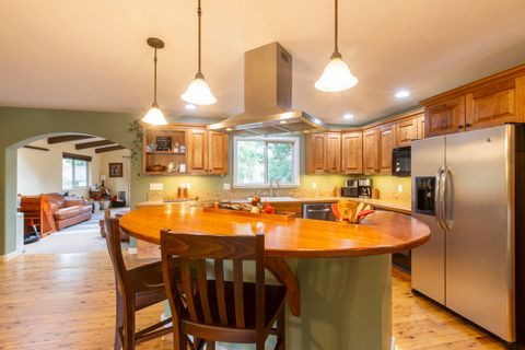 Photo of 1555 Baldy View Dr, Hailey, ID 83333 (MLS # 25-333650)