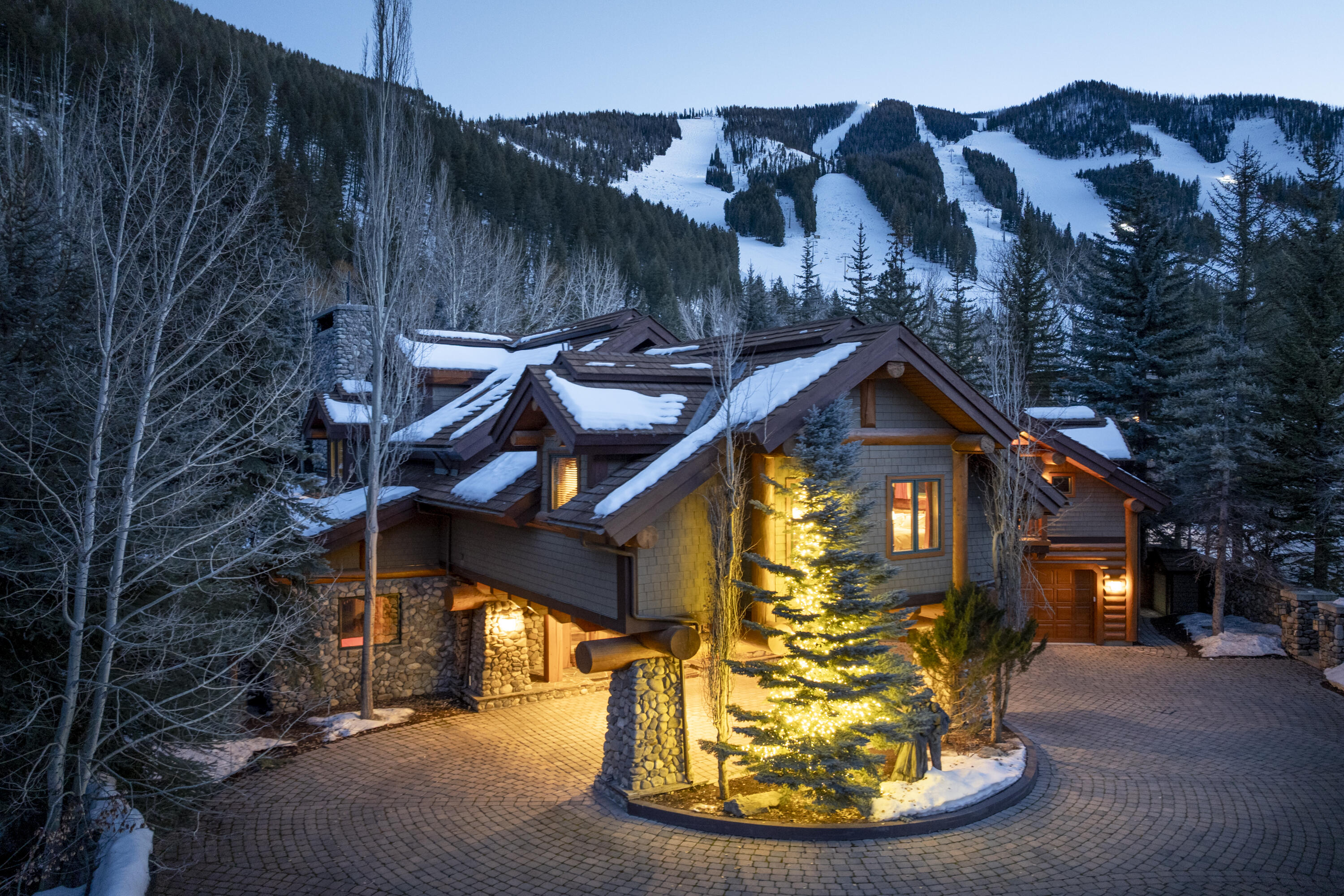 310 Manchester - Twilight - --65-Edit