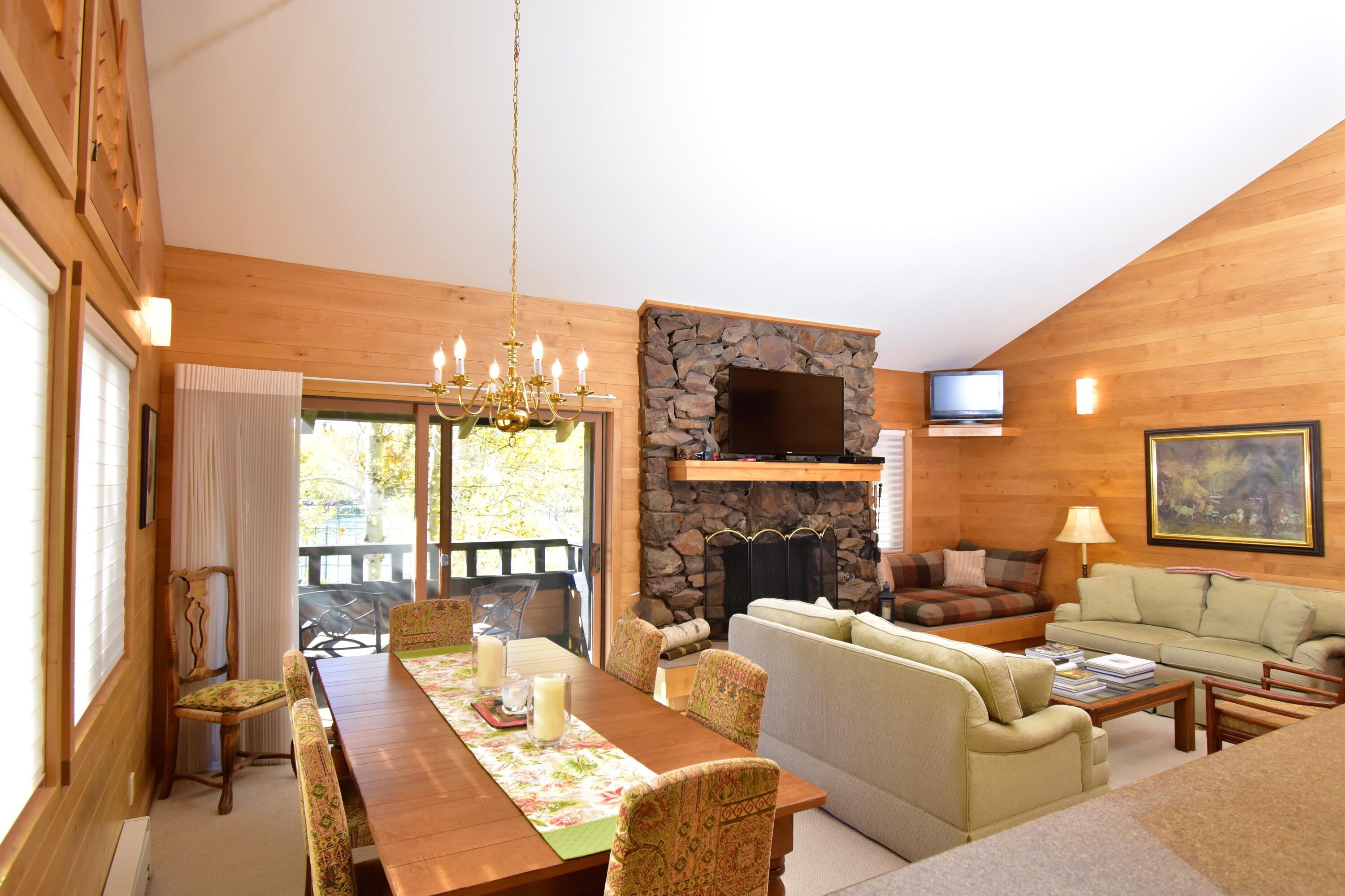 604 Dining to Living