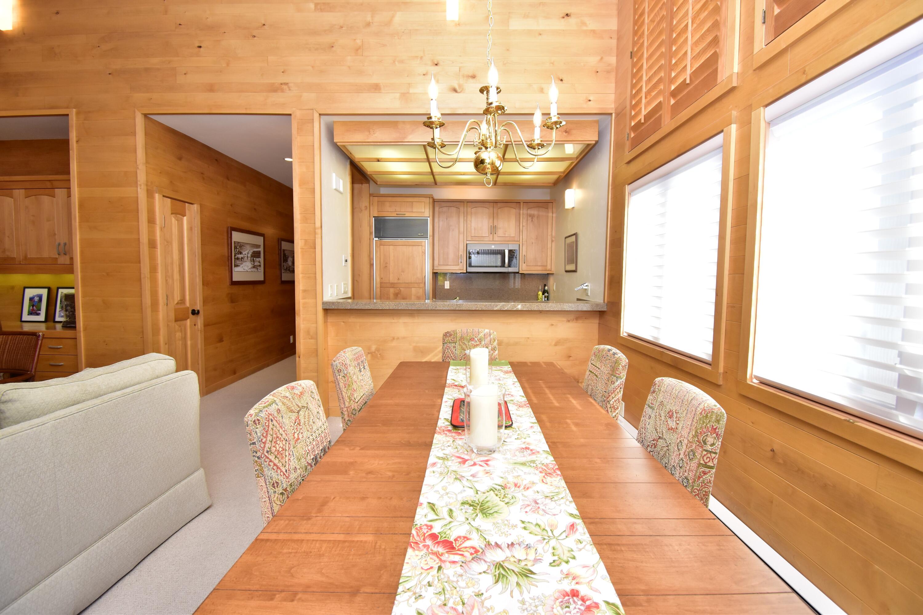 604 Dining to Kitchen