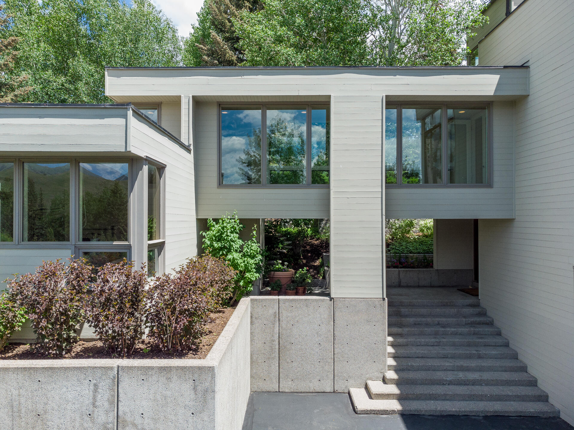 101 Blue Grouse Road