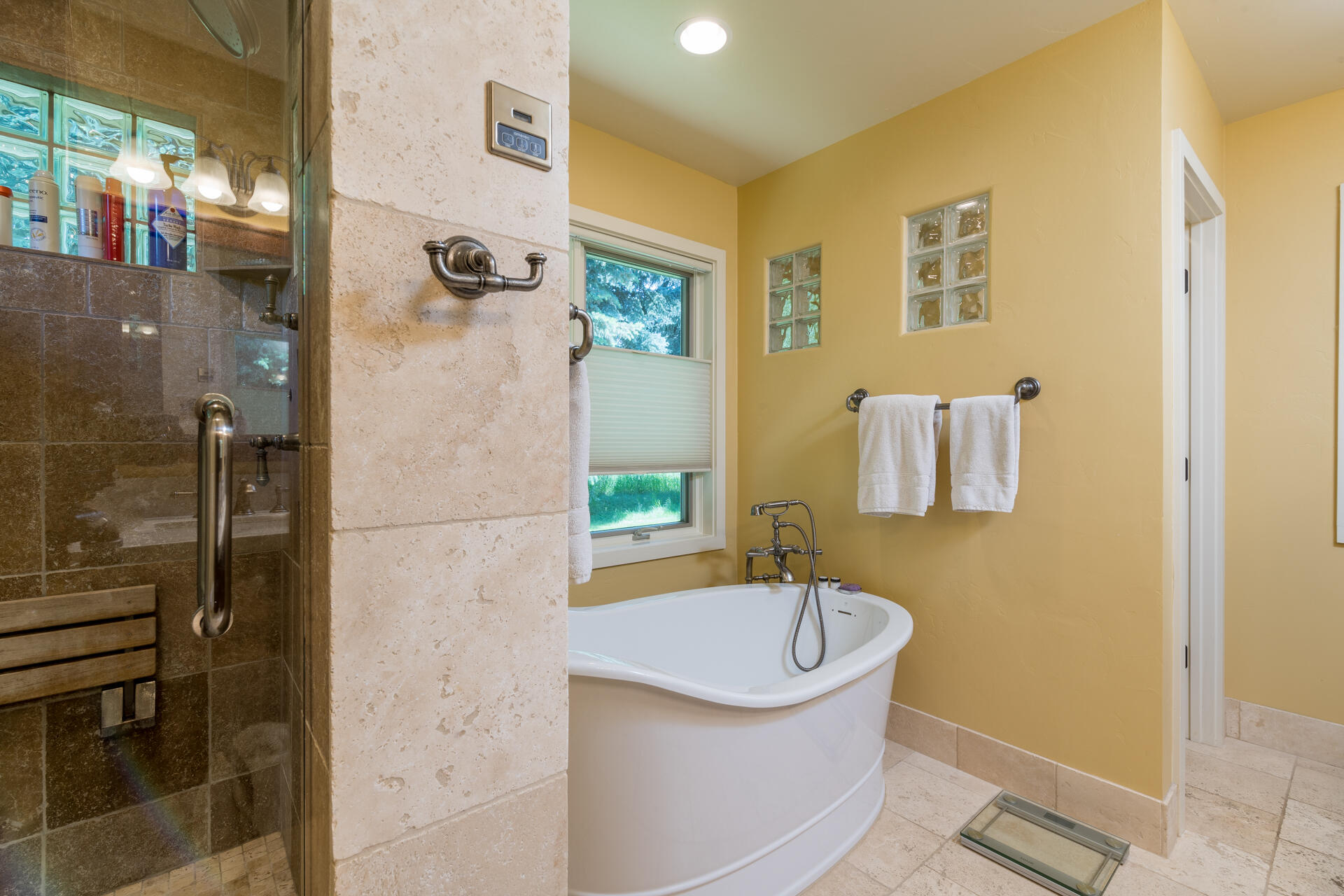 Steam shower, tub, private loo