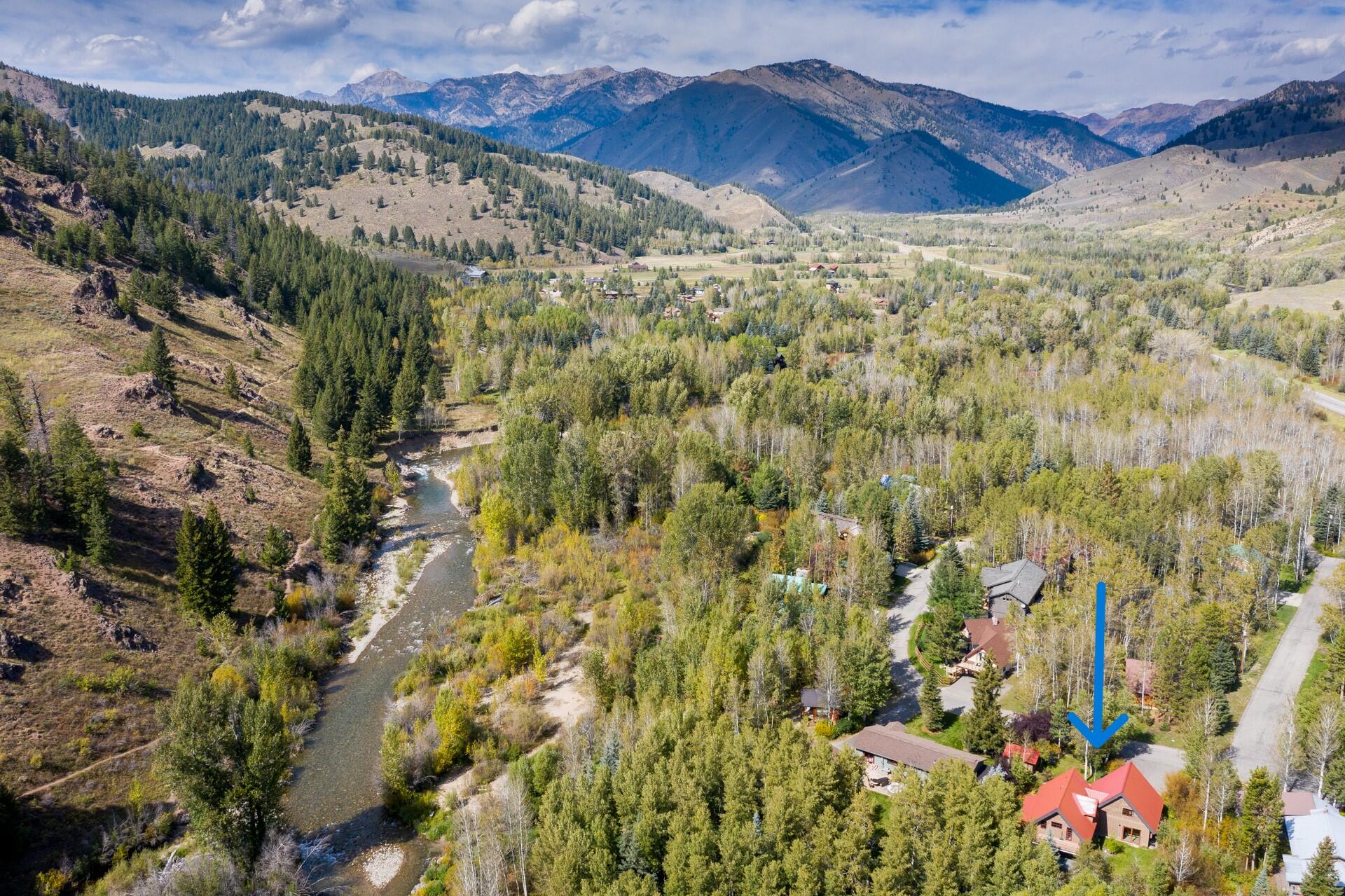 Blaine County, Idaho 83340, United States, 3 Bedrooms Bedrooms, ,3 BathroomsBathrooms,Residential,Pending,70211