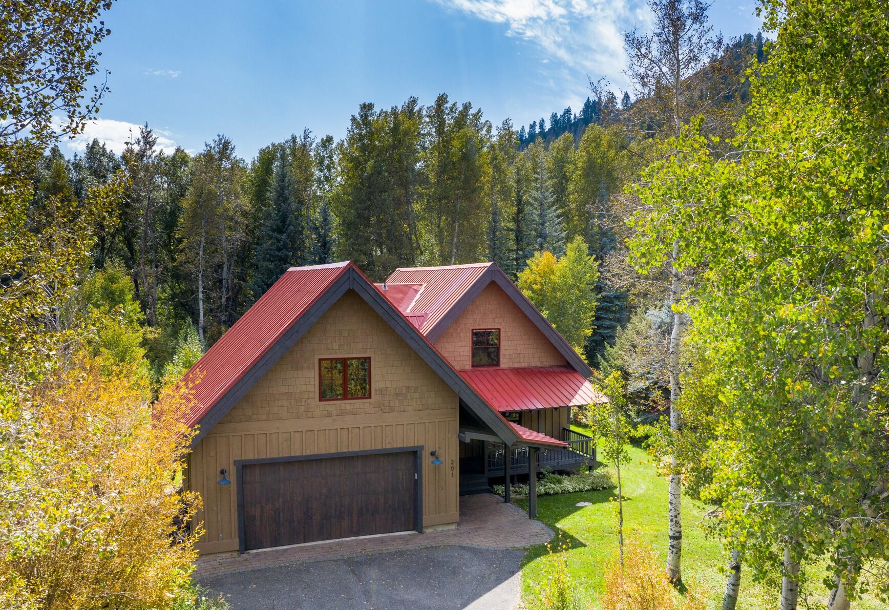 Blaine County, Idaho 83340, United States, 3 Bedrooms Bedrooms, ,3 BathroomsBathrooms,Residential,Pending,70211