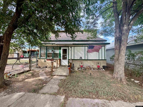 Photo of 438 BIG HORN ST, Thermopolis, WY 82443 (MLS # 20264184)