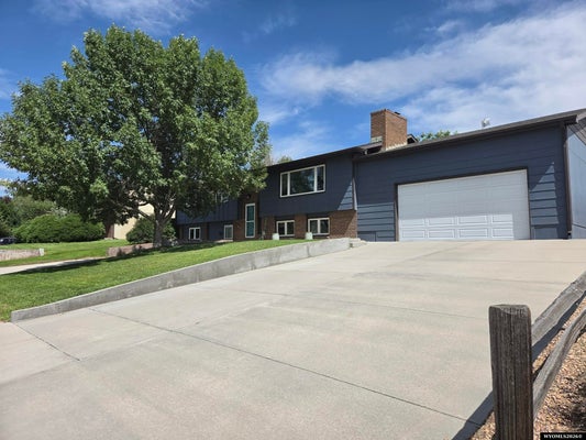 231 HILLCREST DR, TORRINGTON, WY 82240 - Image 0144702fa87d06dba177fb6b3f8bbf08/651369789