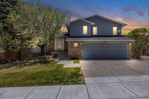 Photo of 435 Evans Drive, Green River, WY 82935 (MLS # 20260036)