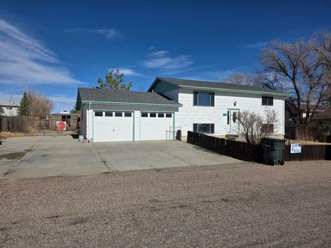 Photo of 5035 Antelope Dr, Bar Nunn, WY 82601 (MLS # 20261176)