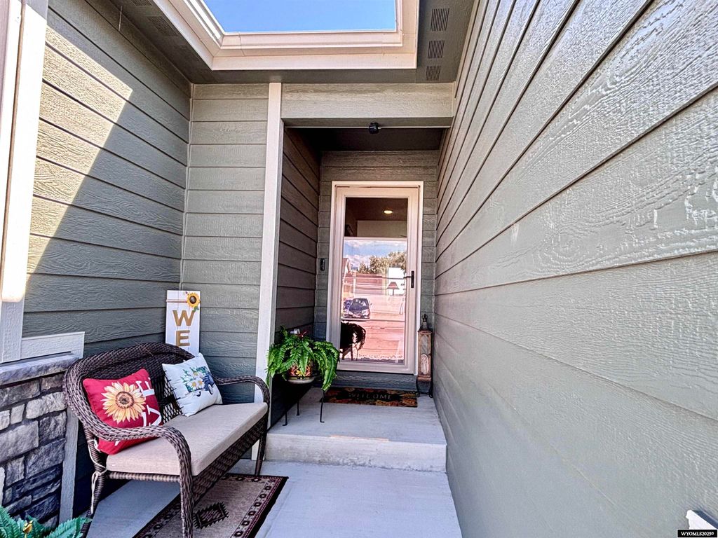 Photo of 455 S Lucas St, Buffalo, WY 82834 (MLS # 20255002)