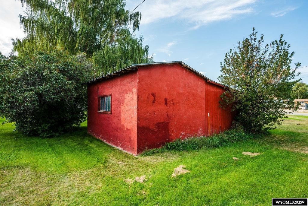 Photo of 579 N Desmet Avenue, Buffalo, WY 82834 (MLS # 20254959)